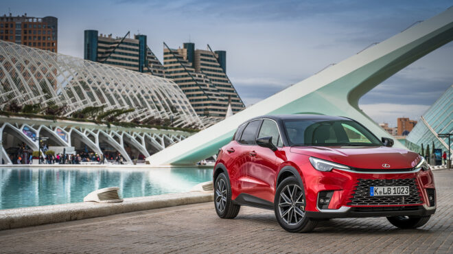 οδηγούμε-το-νέο-lexus-lbx-562806091