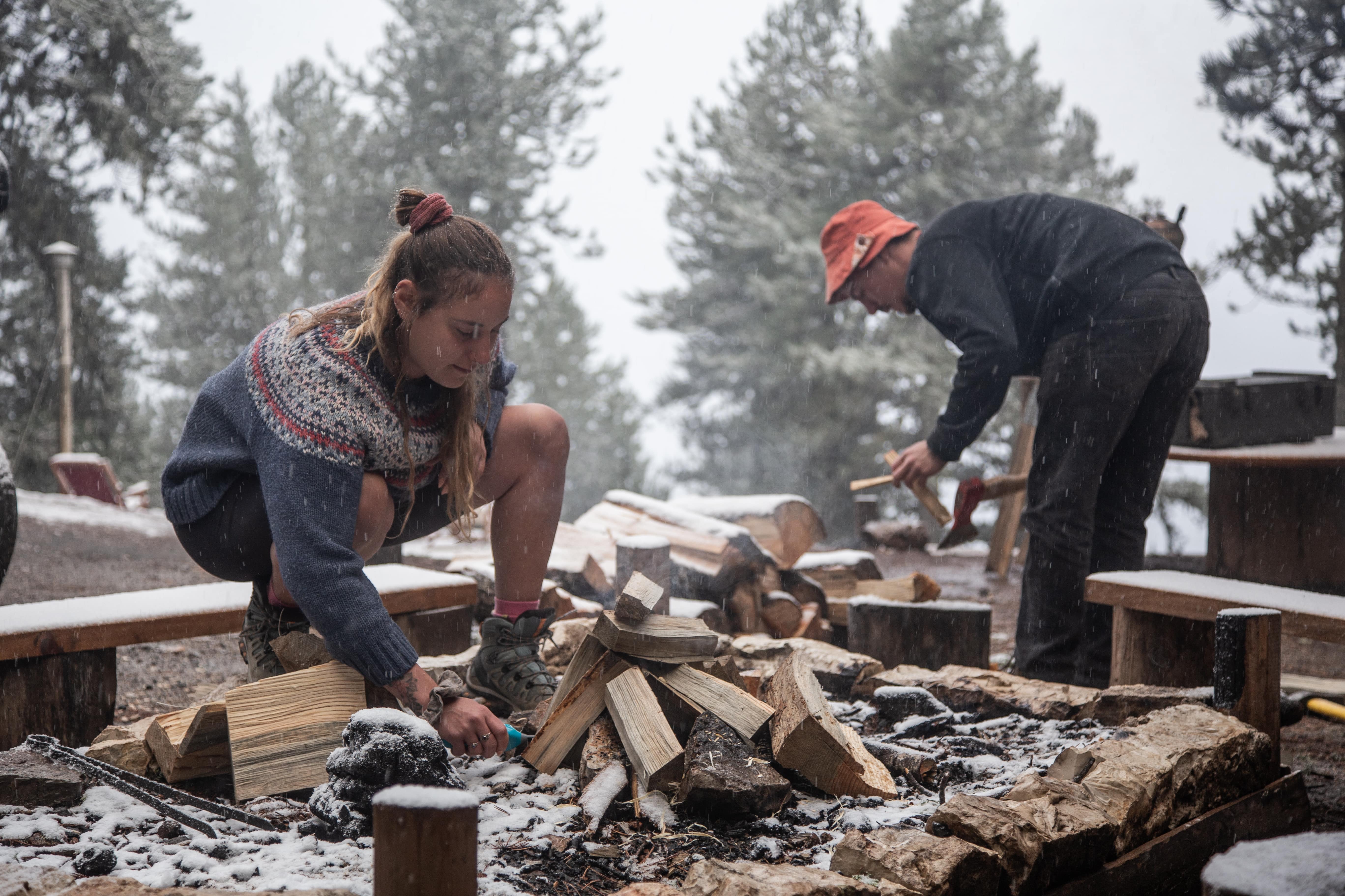 Μαγειρεύοντας προβατίνα στο καταφύγιο του Σμόλικα-1