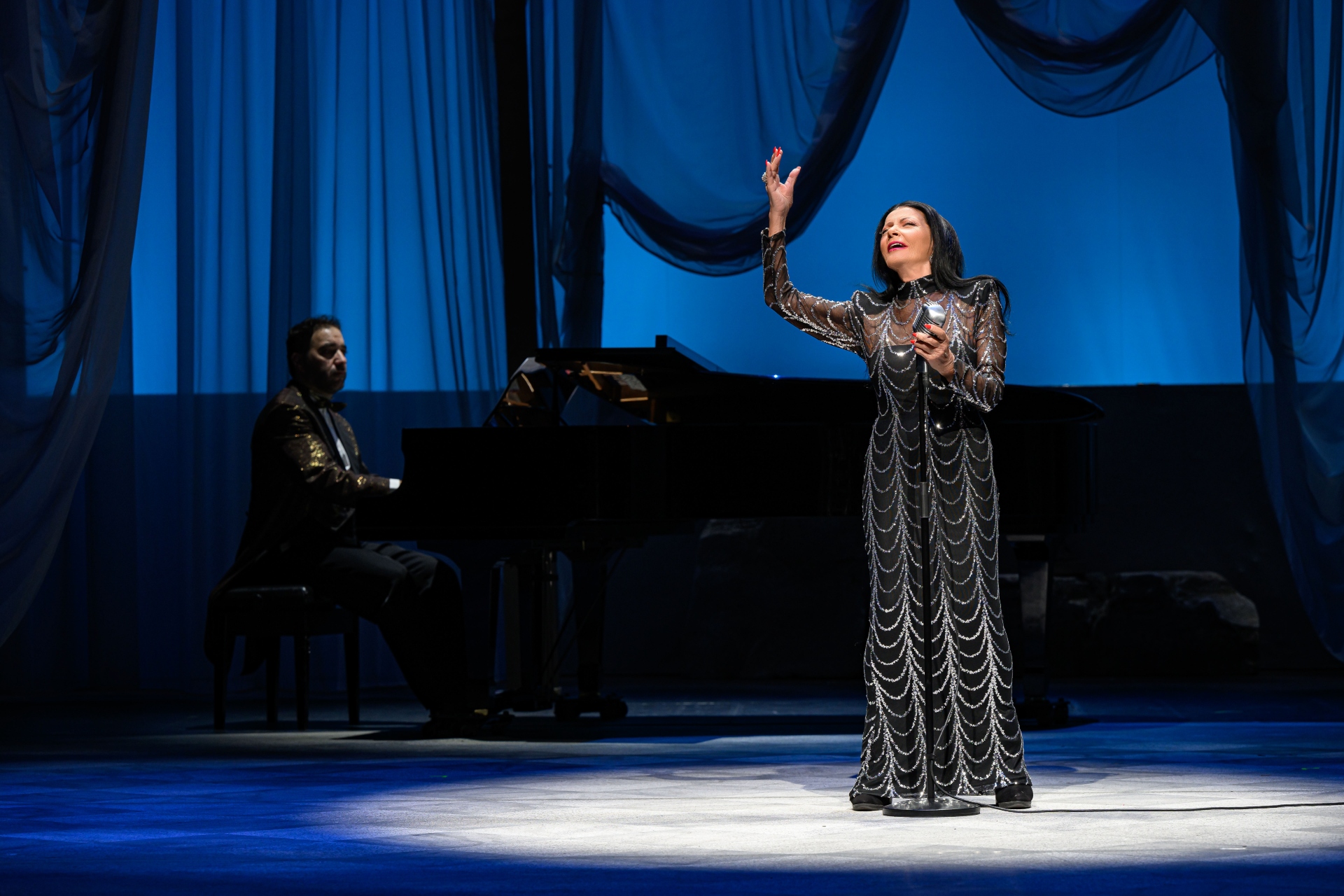 Ζωζώ Σαπουντζάκη: «Λυπάμαι, αύριο θα είμαι στην Αθήνα και θα τρώω το μπαρμπουνάκι μου»-1