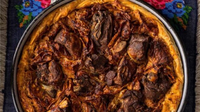 πίτα-κου-κάρνε-πρωτοχρονιάτικη-βλάχ-562775569