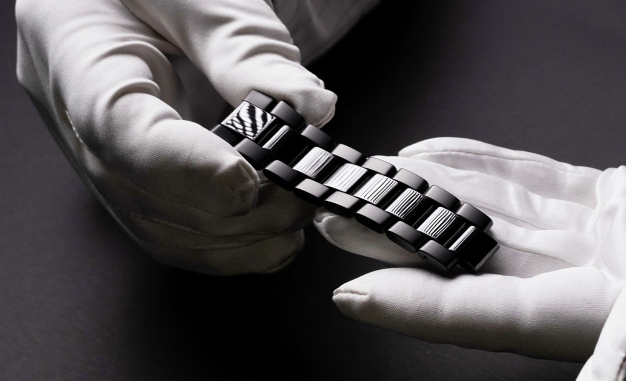 H ανοιχτή καρδιά του True Square Open Heart της Rado-7