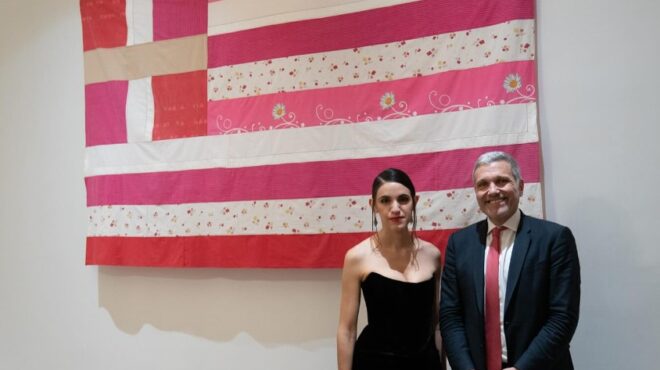 η-γεωργία-λαλέ-παρέλαβε-τη-ροζ-σημαία-562791379