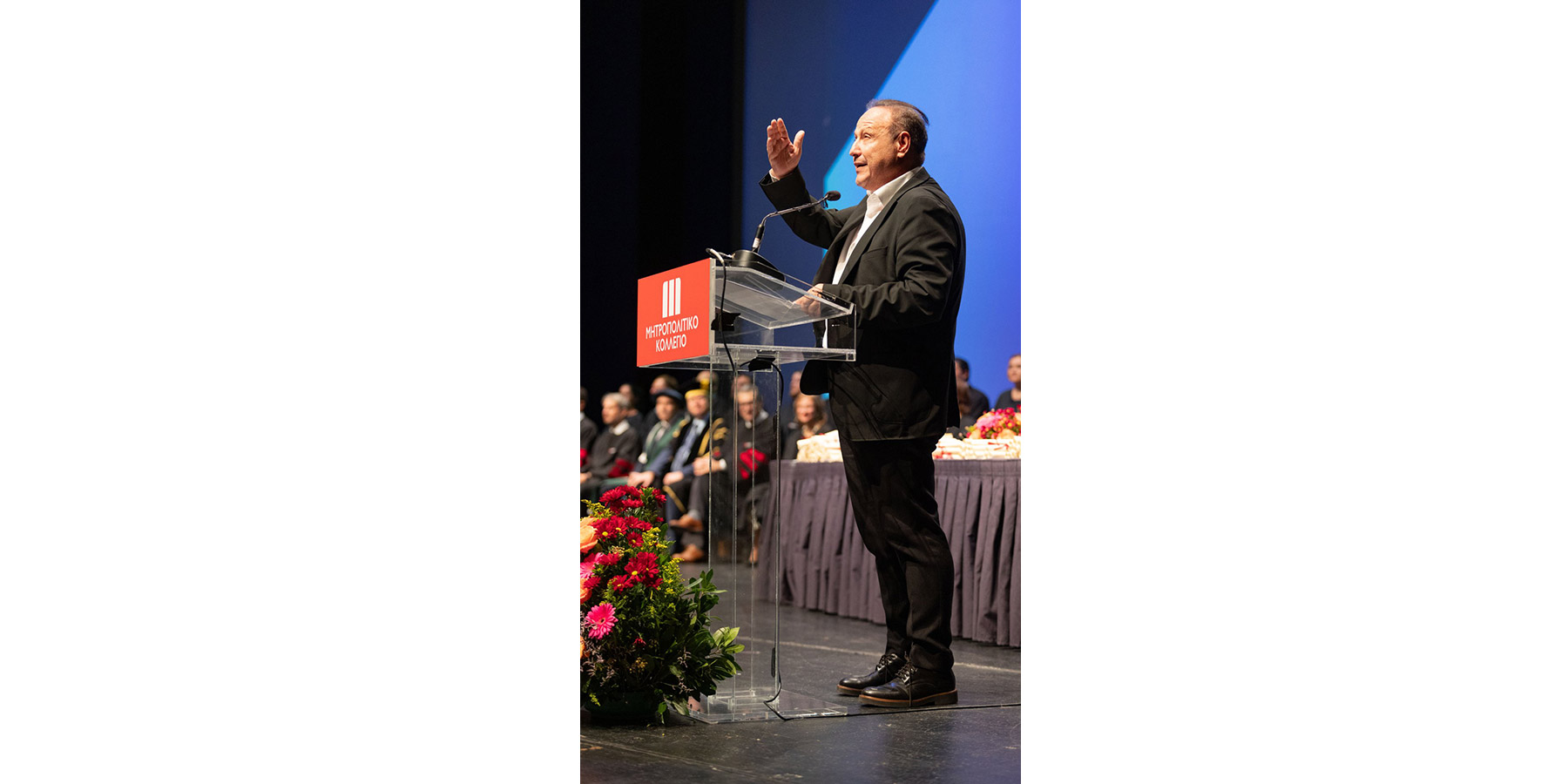 Μεγαλοπρεπείς τελετές αποφοίτησης από το Μητροπολιτικό Κολλέγιο-3