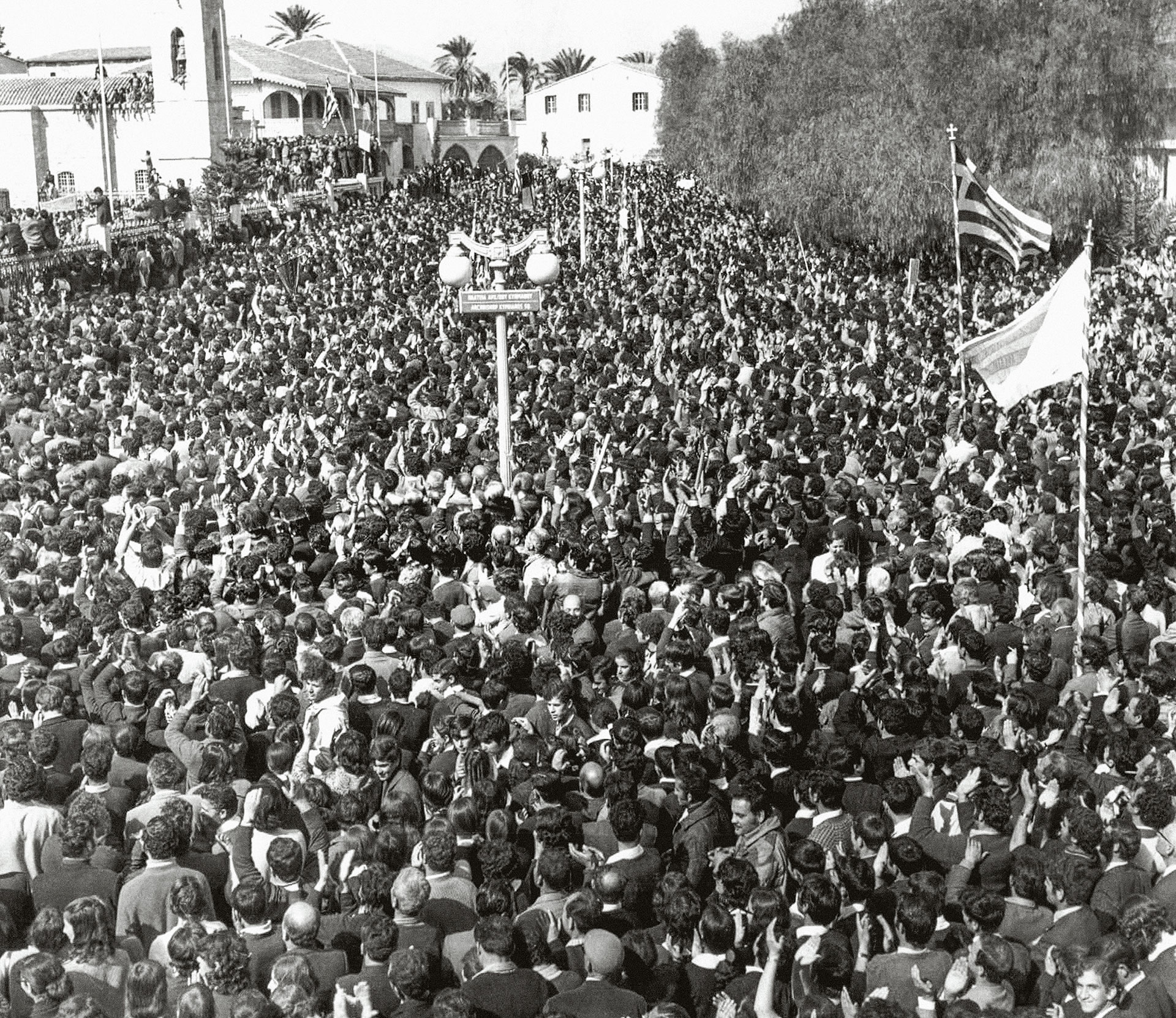 Κύπρος 1974 – Το παρασκήνιο και το χρονικό της καταστροφής-1
