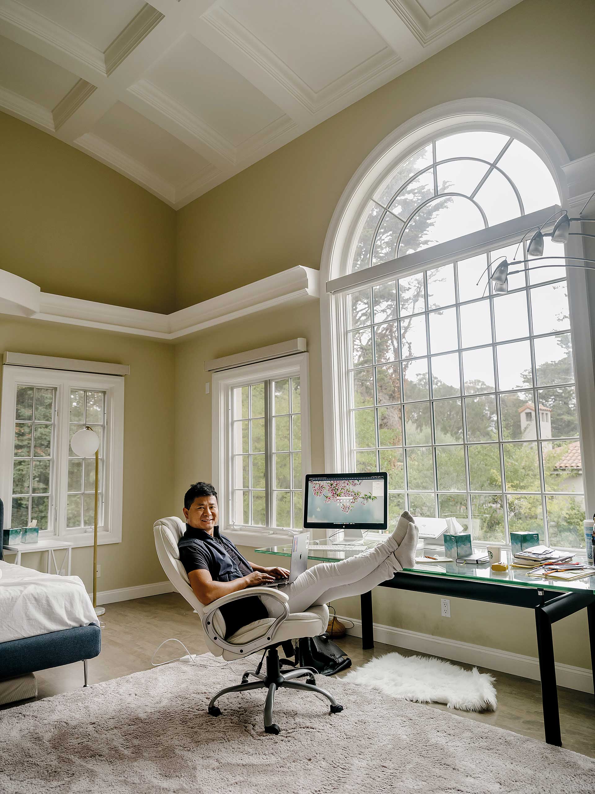 Μέσα σε μία hi-tech έπαυλη που θυμίζει φοιτητικό κοιτώνα-2