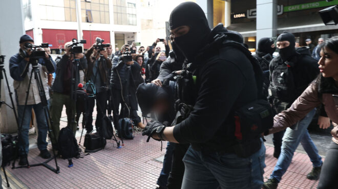 σε-δικαστικό-κλοιό-25-σκληροί-χούλιγκαν-562803589