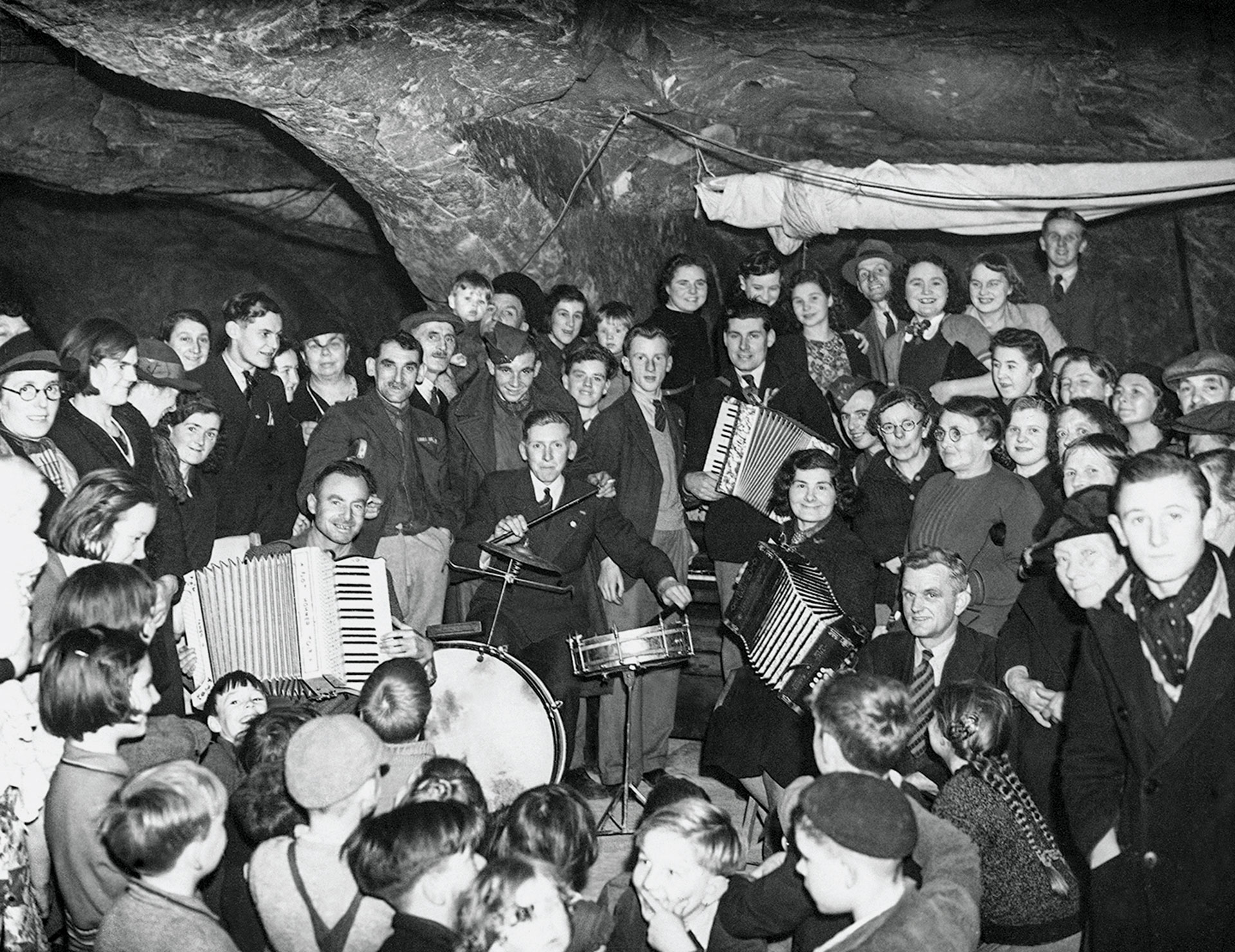 Η μάχη της Αγγλίας – Σφοδραί επιδρομαί-8