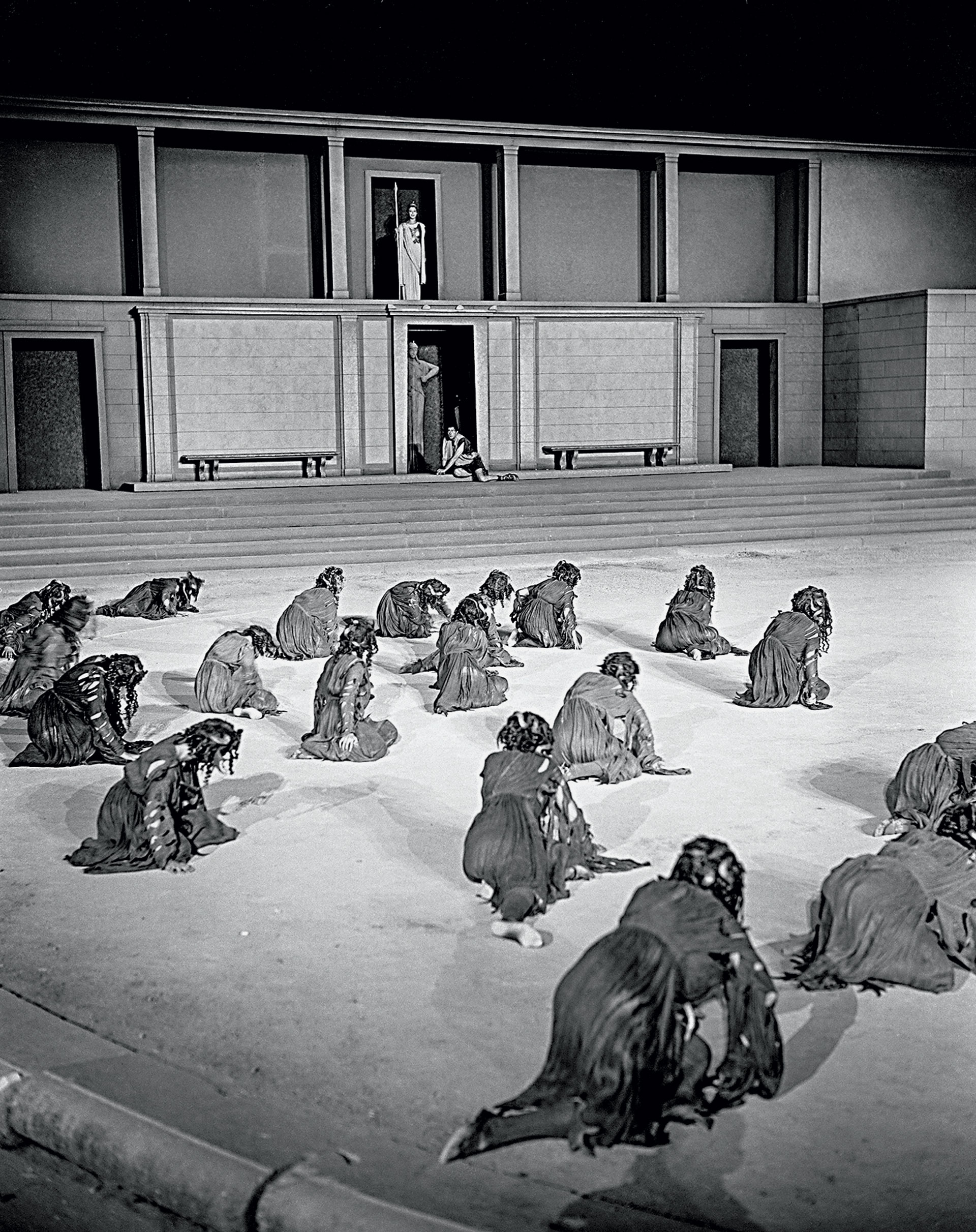 Μεγάλες πρεμιέρες – Εις το θέατρον της Επιδαύρου-8