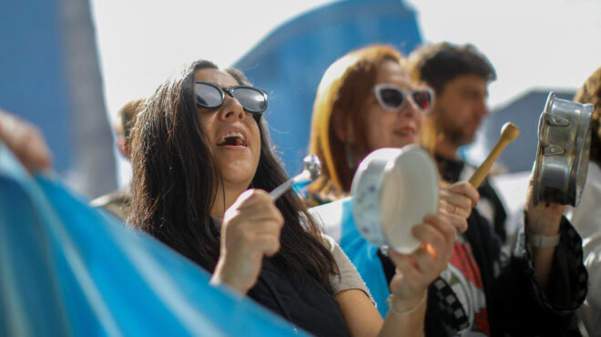 αργεντινή-τρίτη-μαζική-διαδήλωση-κατ-562803610