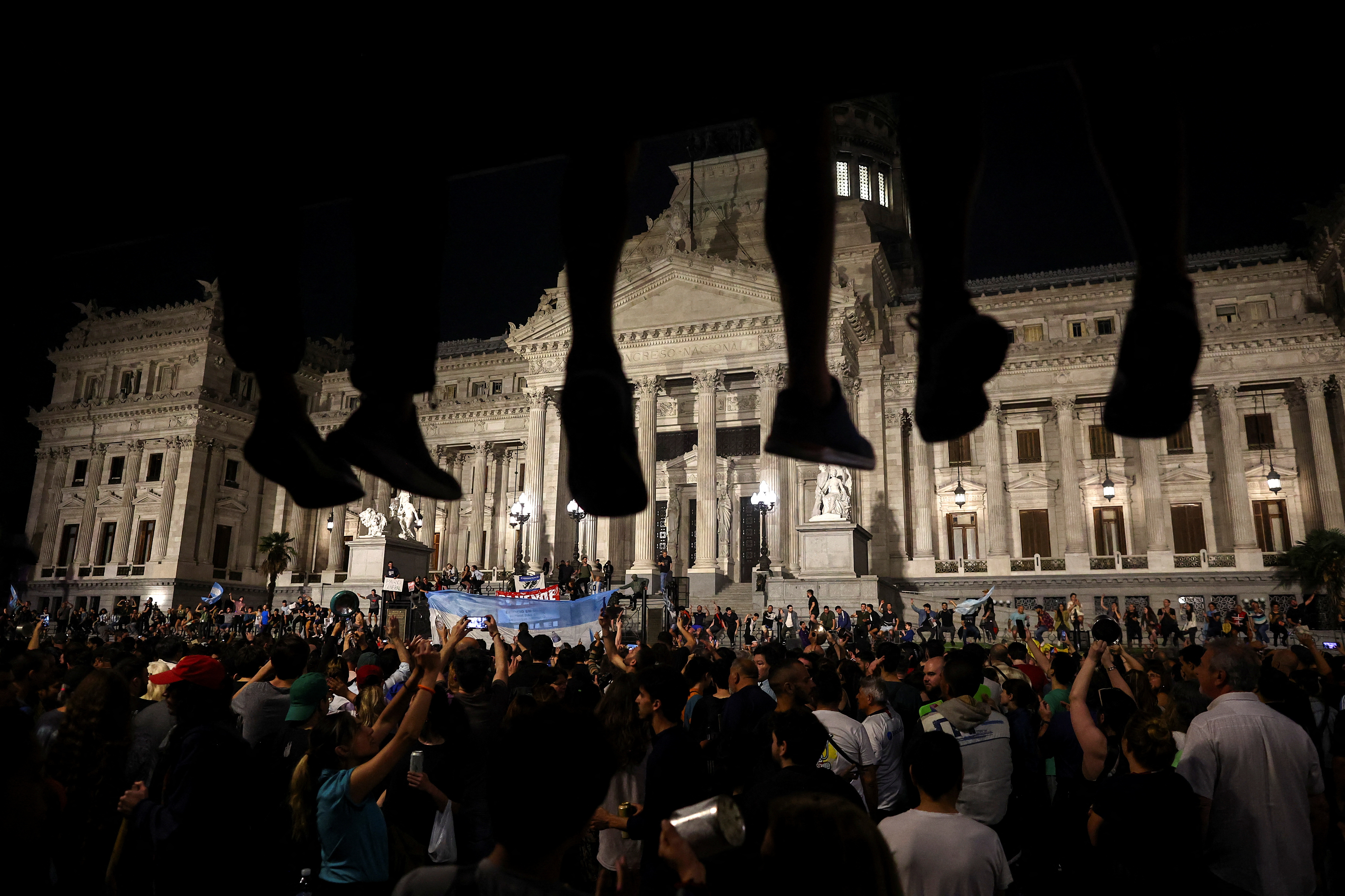 Πρώτες διαδηλώσεις κατά της λιτότητας του Μιλέι στην Αργεντινή-2