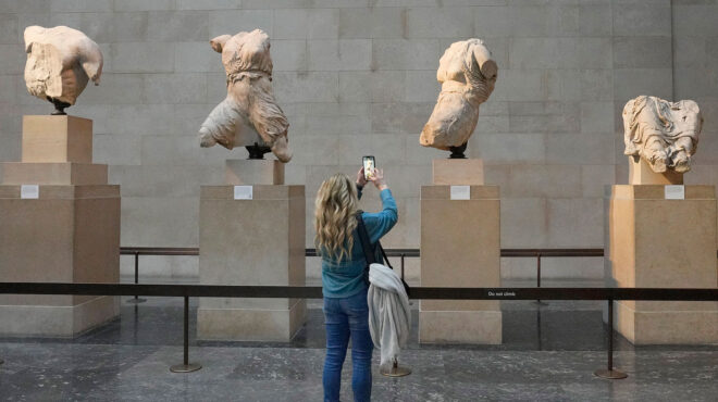 μενδώνη-σε-guardian-εκ-περιτροπής-εκθέσεις-μ-562802821