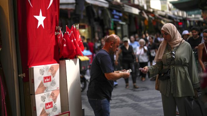 αύξηση-του-κατώτατου-μισθού-κατά-49-στην-562805512