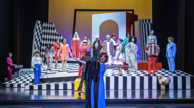 με-χρώμα-από-τα-μιούζικαλ-562761862