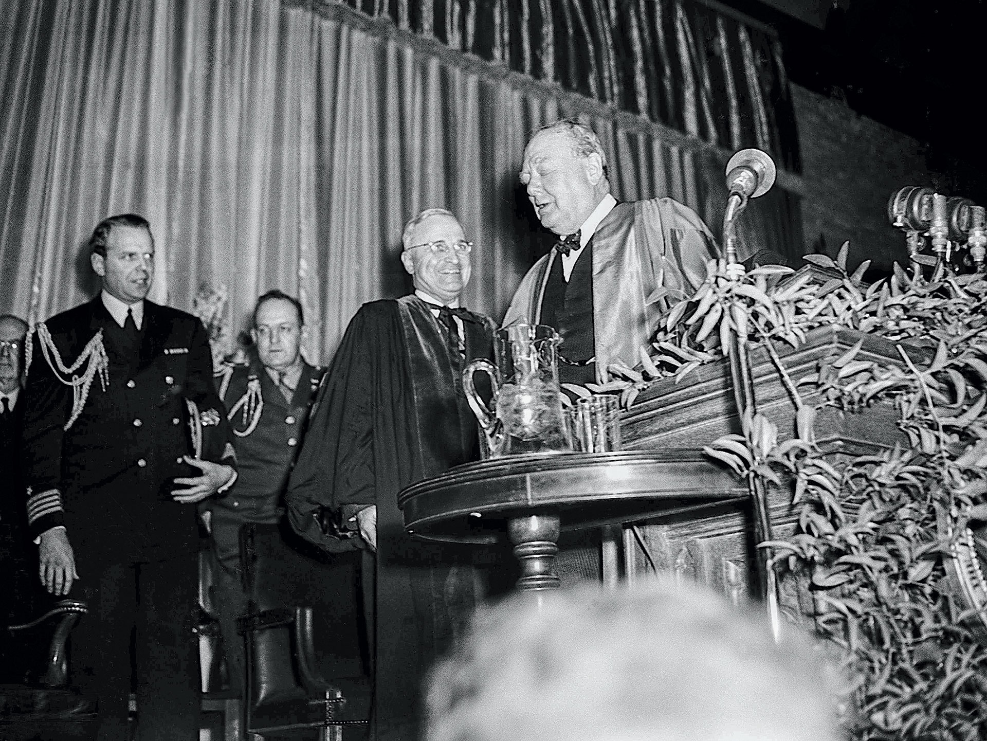 Ουίνστον Τσώρτσιλ – Σας λέγω, προσέξατε!-11