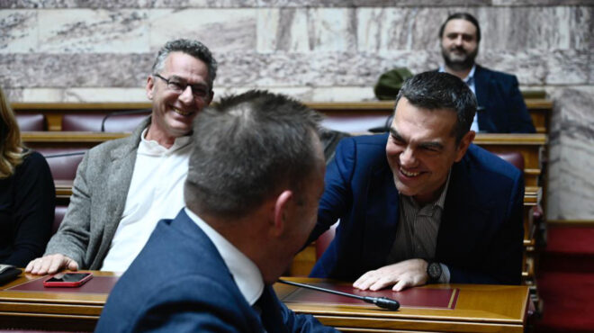 θεωρείο-ολοκαίνουργο-ψηφοδέλτιο-562762387