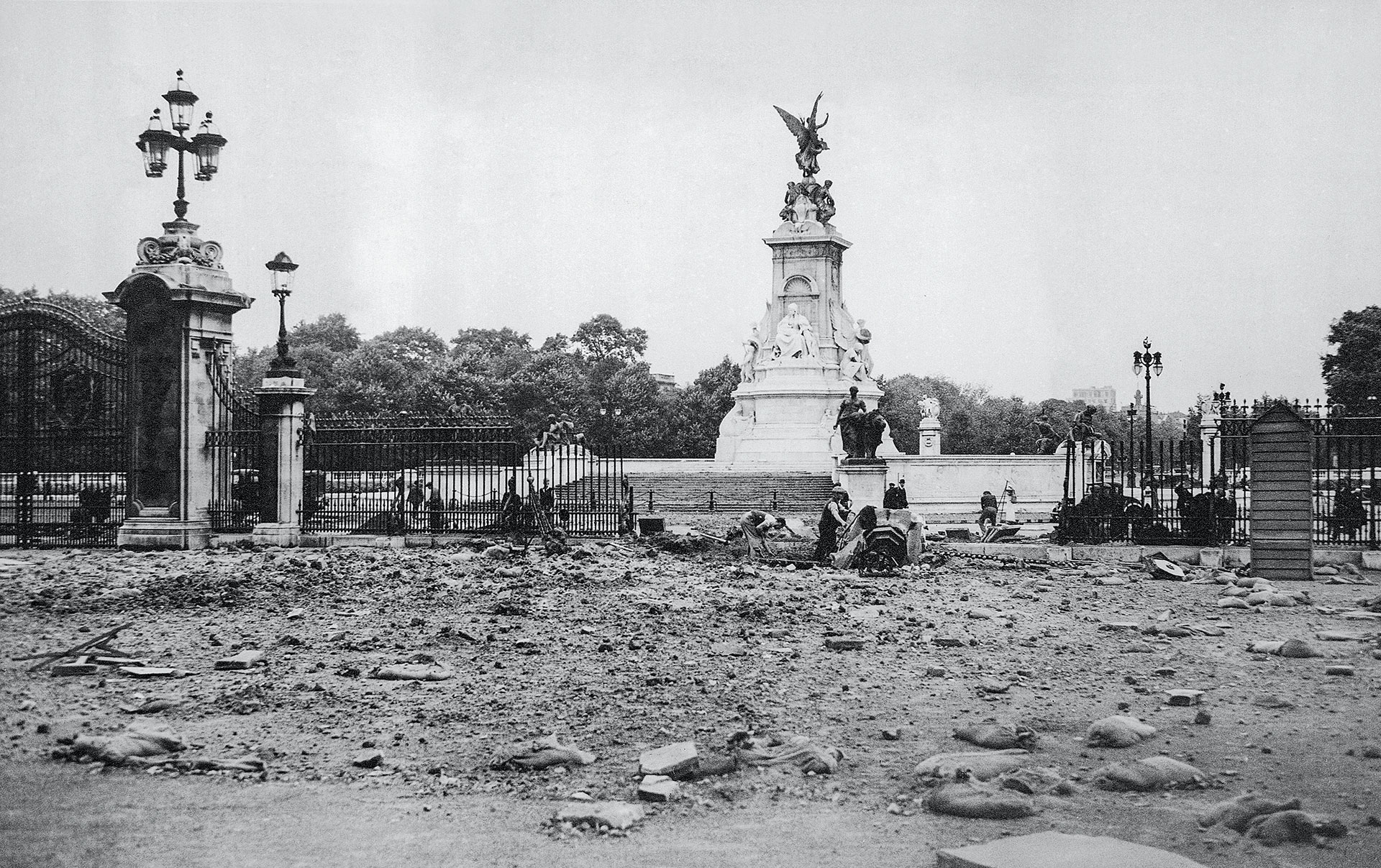 Η μάχη της Αγγλίας – Σφοδραί επιδρομαί-16