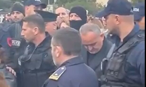 φρέντι-μπελέρης-επιστρέφει-στις-φυλα-562809352