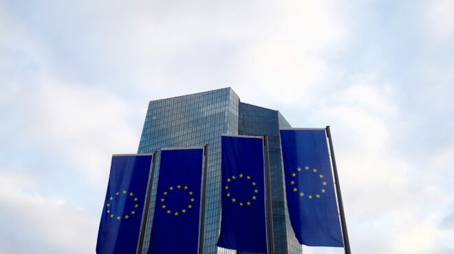 το-2024-χρονιά-προσδοκιών-για-μειώσεις-τω-562796842