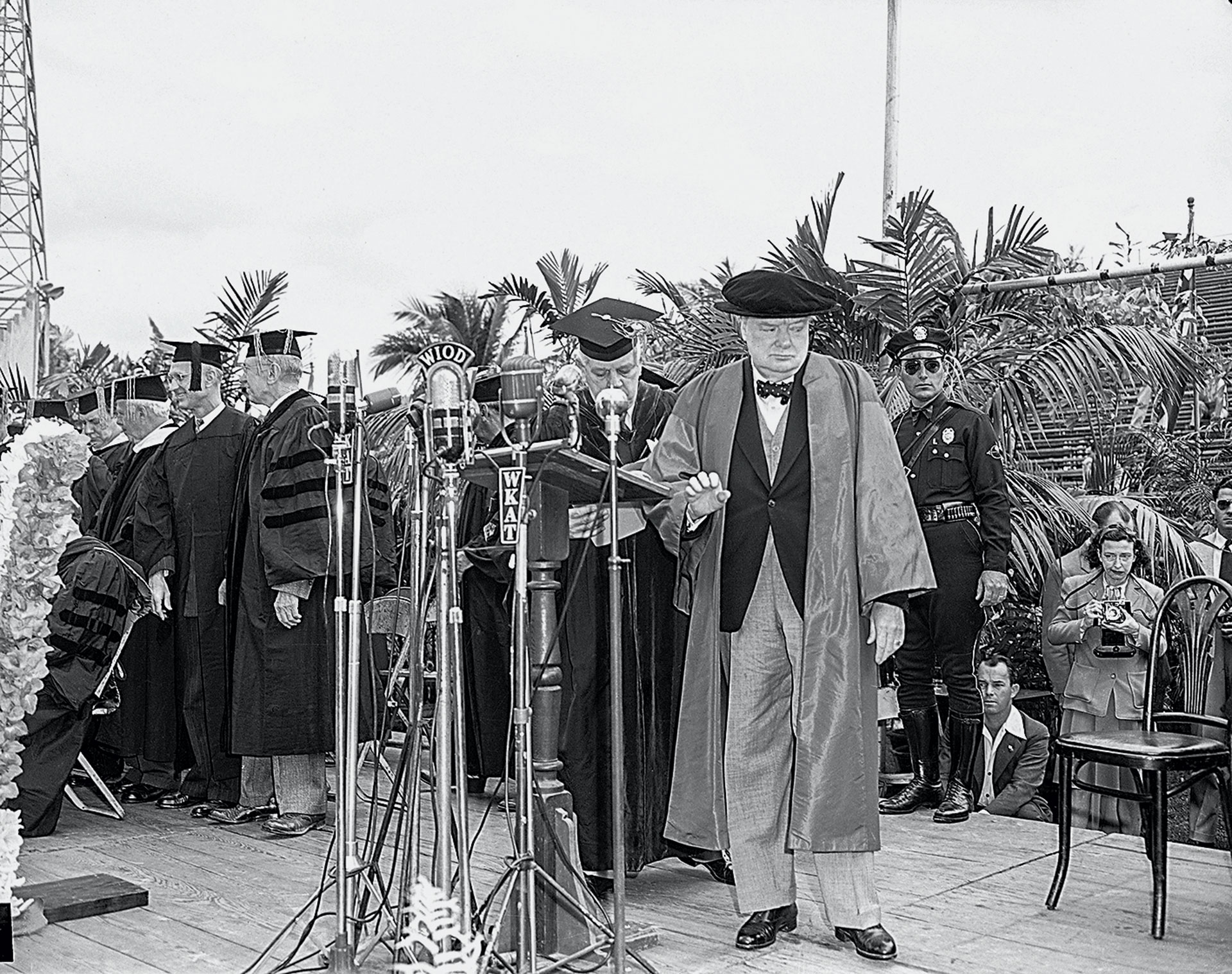 Ουίνστον Τσώρτσιλ – Σας λέγω, προσέξατε!-20