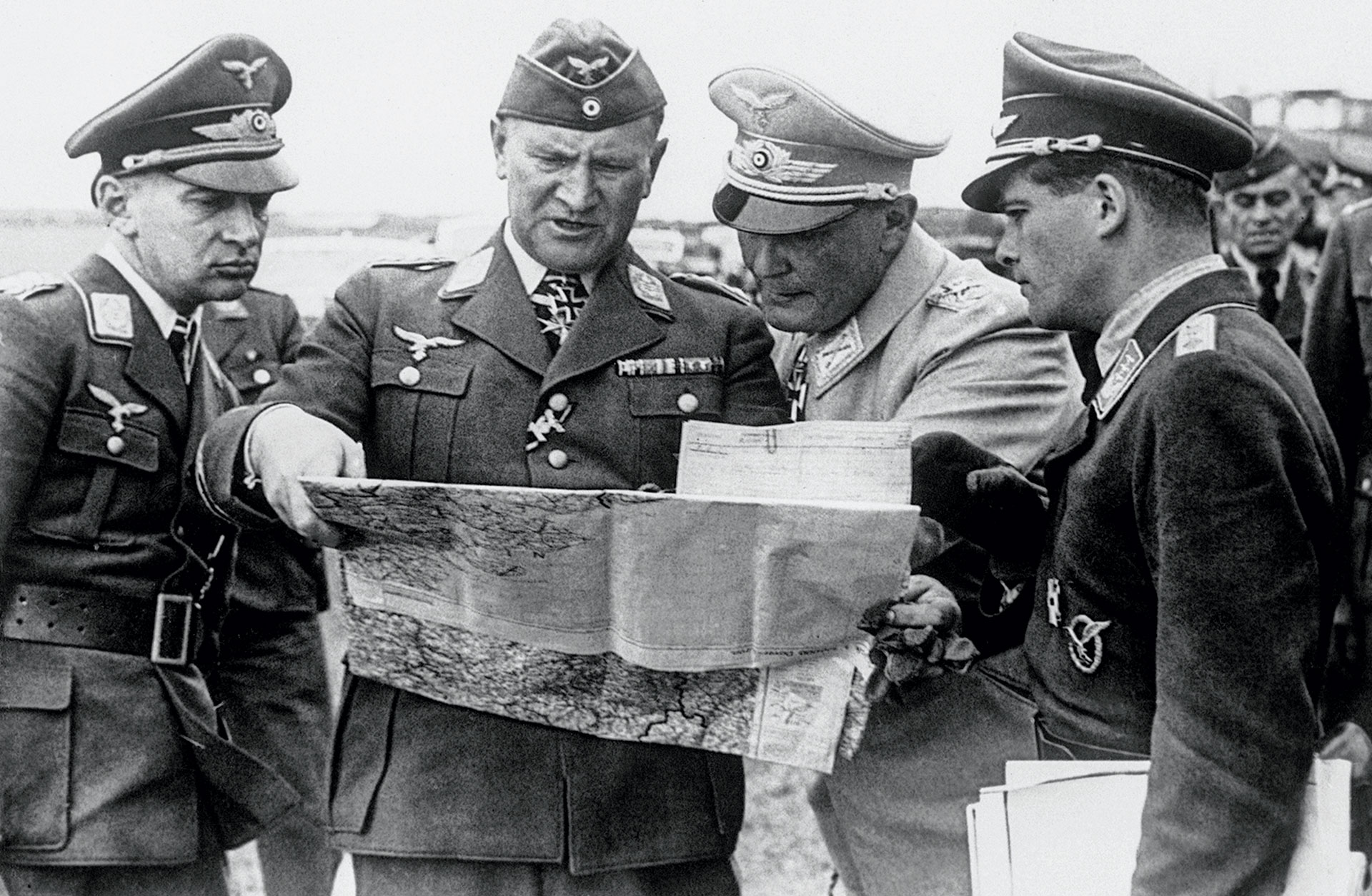 Η μάχη της Αγγλίας – Σφοδραί επιδρομαί-22