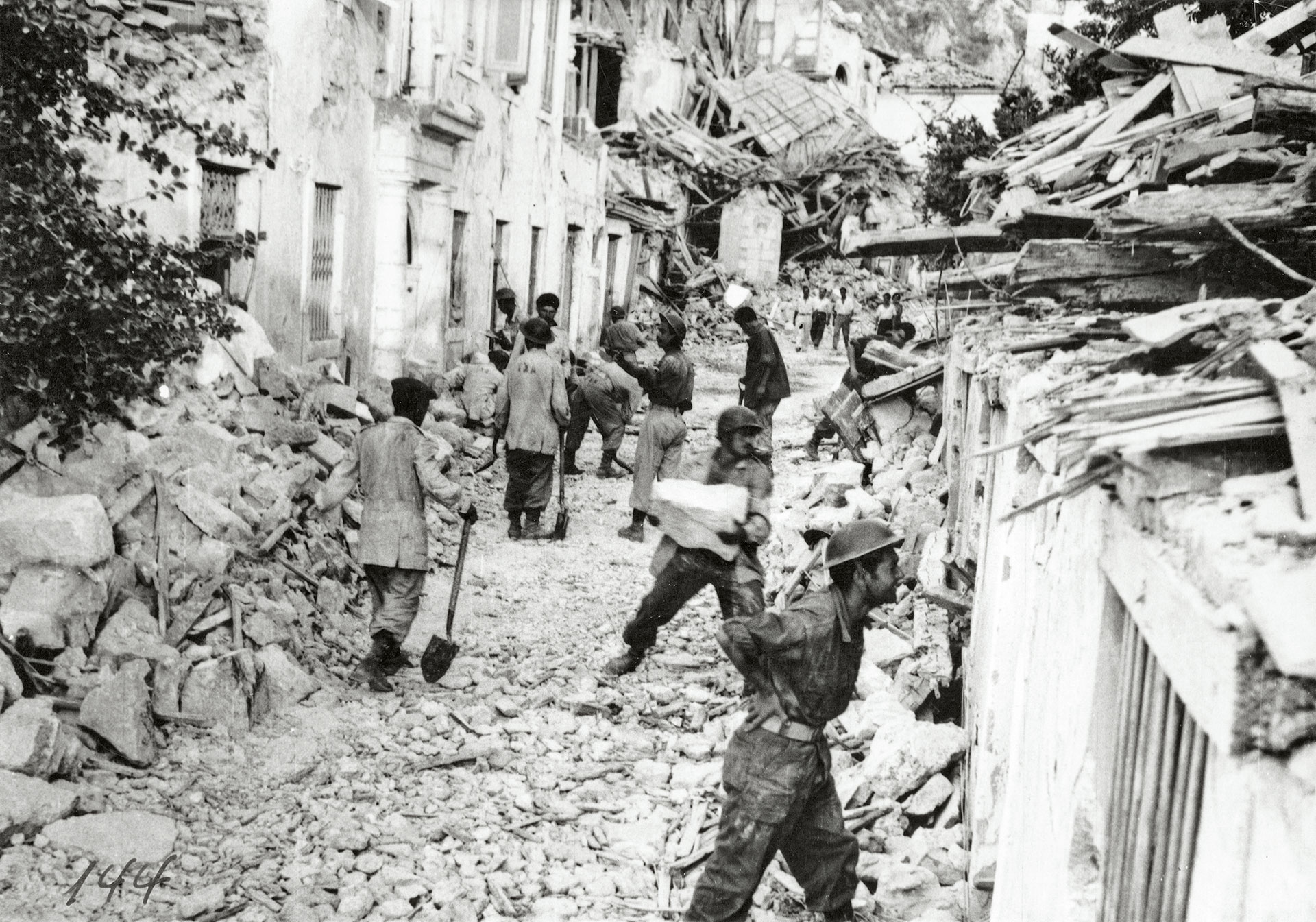 Ελένη Βλάχου – όλεθρος ασυλλήπτου εκτάσεως-21