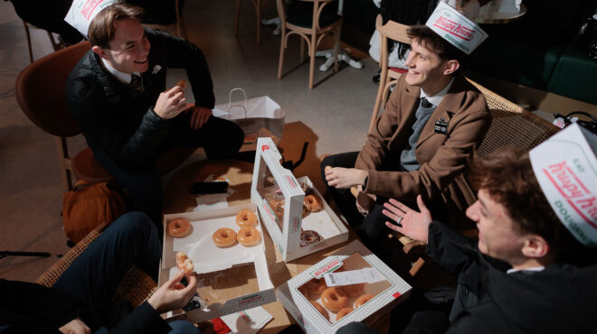 οι-γάλλοι-μαθαίνουν-τα-ντόνατ-562771891