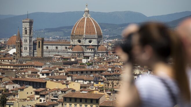 η-φλωρεντία-κηρύσσει-πόλεμο-στις-μισθ-562760944