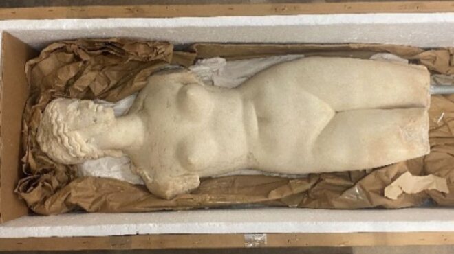 επιστροφή-αγάλματος-βασισμένου-στην-562787320