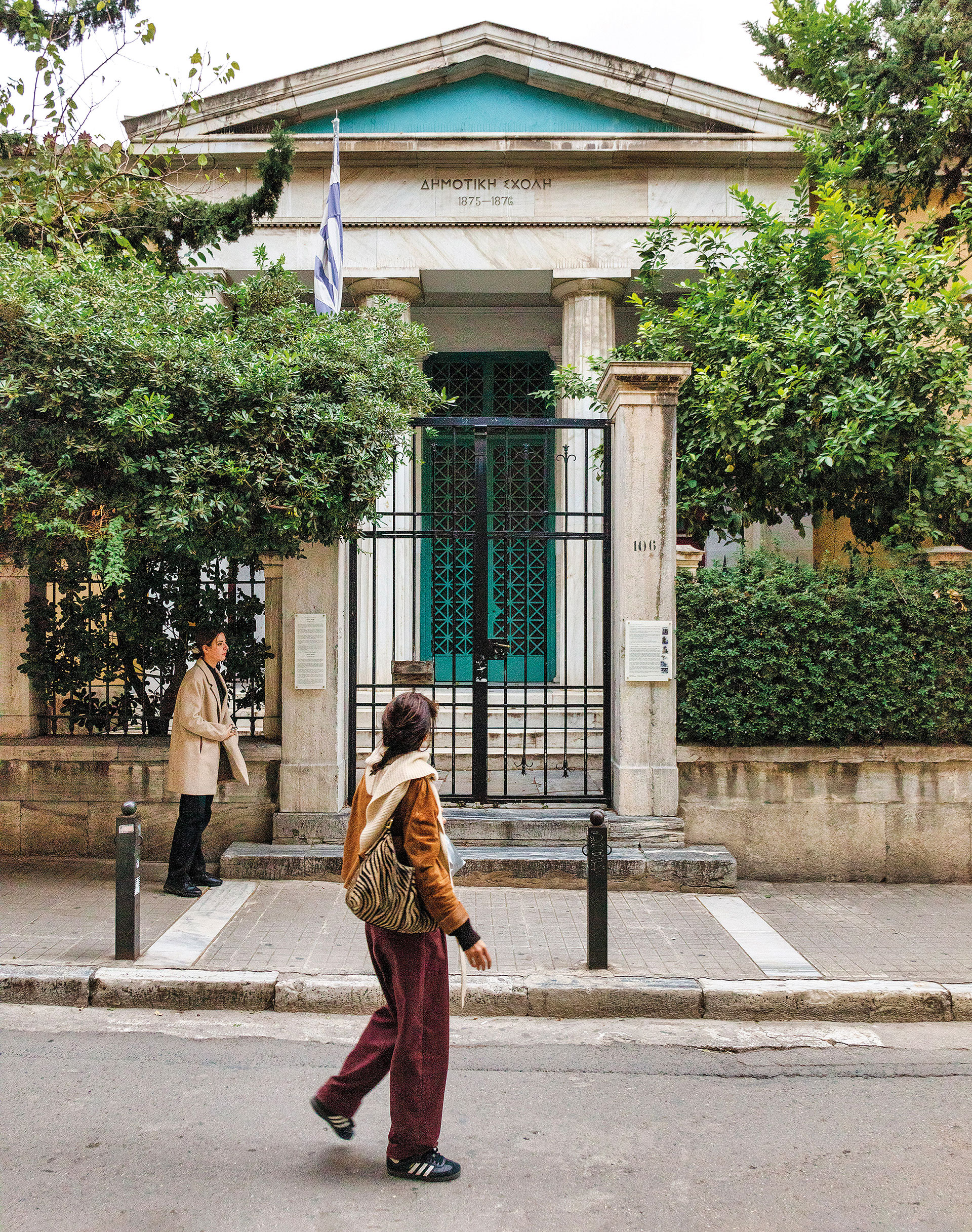 Μία βόλτα στην Πλάκα, τη «γειτονιά των θεών»-4