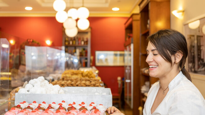 οι-καλύτεροι-κουραμπιέδες-της-αθήνας-20-562797472