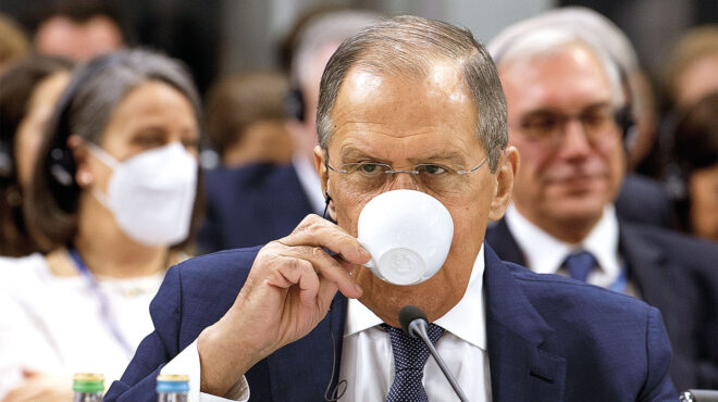 μόνη-της-η-ρωσία-στον-οασε-562759060