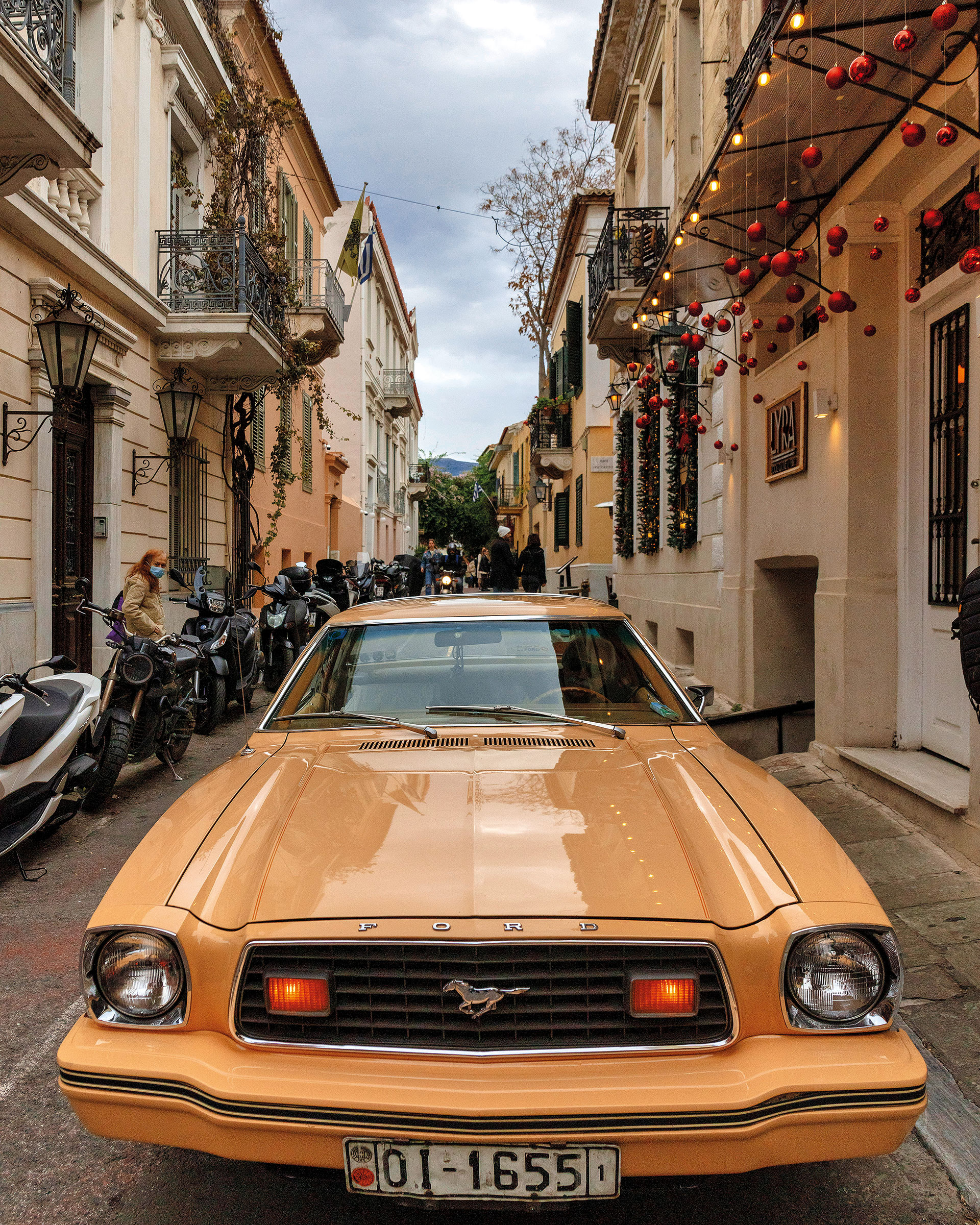 Μία βόλτα στην Πλάκα, τη «γειτονιά των θεών»-9