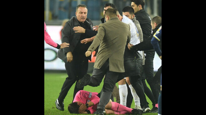 βυθίζεται-στη-βία-η-ποδοσφαιρική-τουρ-562799791