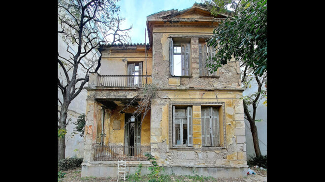 ενα-ερειπωμένο-αρχοντικό-για-την-προσ-562793335