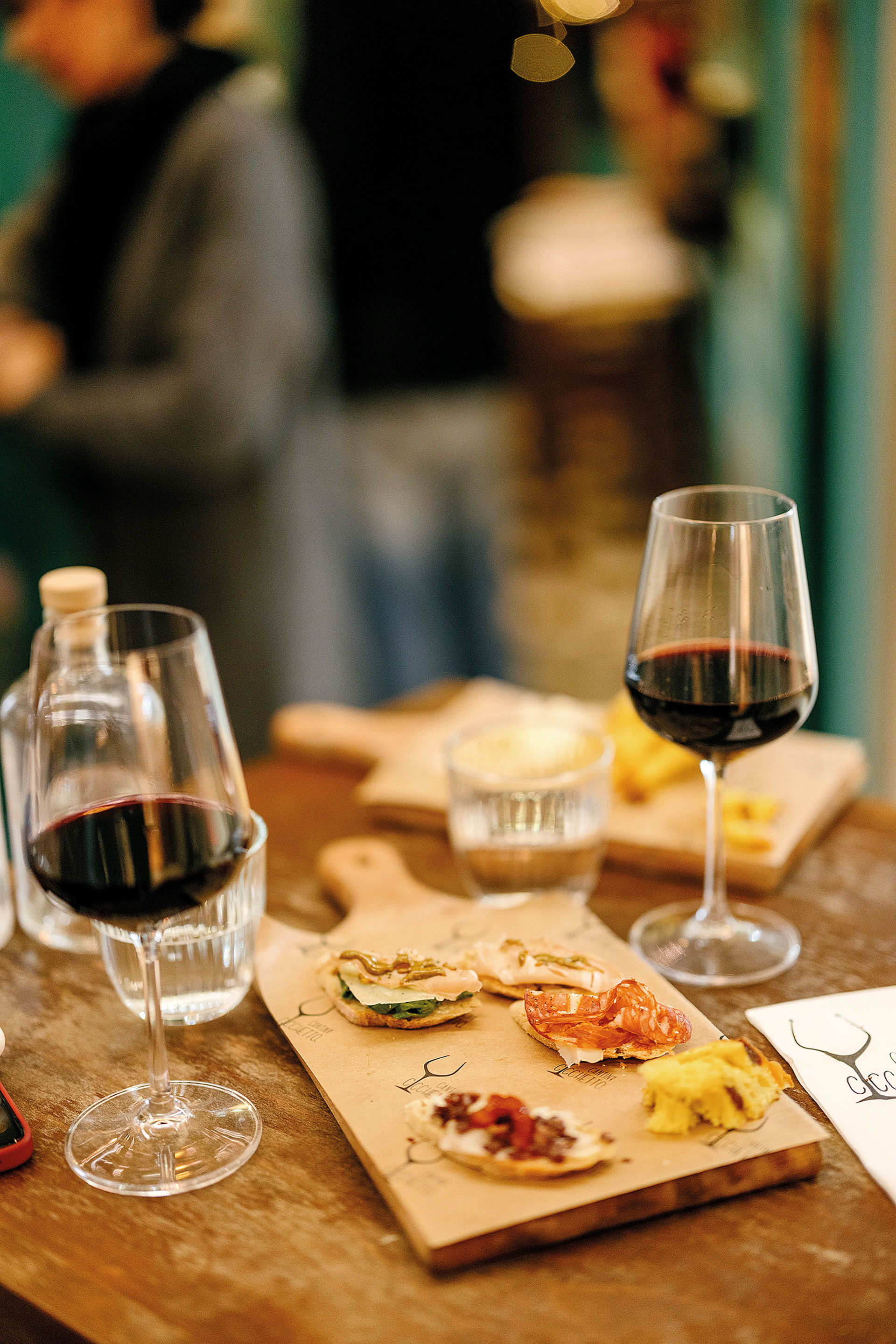 Μία «αλλιώτικη» στοά της Αθήνας που θυμίζει γειτονιά-8