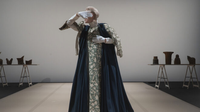 ντύνοντας-ρόλους-και-ψυχές-562778119