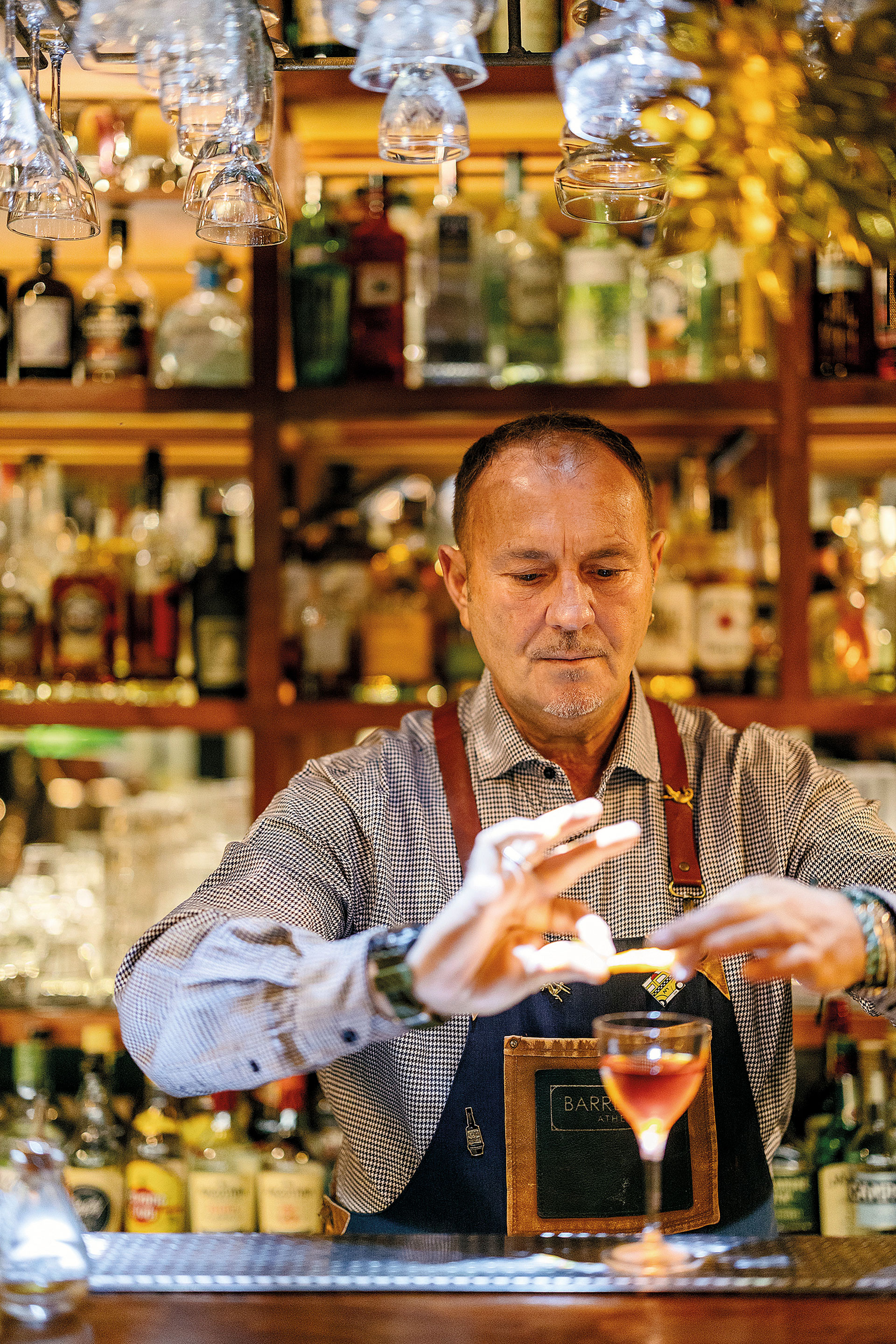 Μία «αλλιώτικη» στοά της Αθήνας που θυμίζει γειτονιά-4