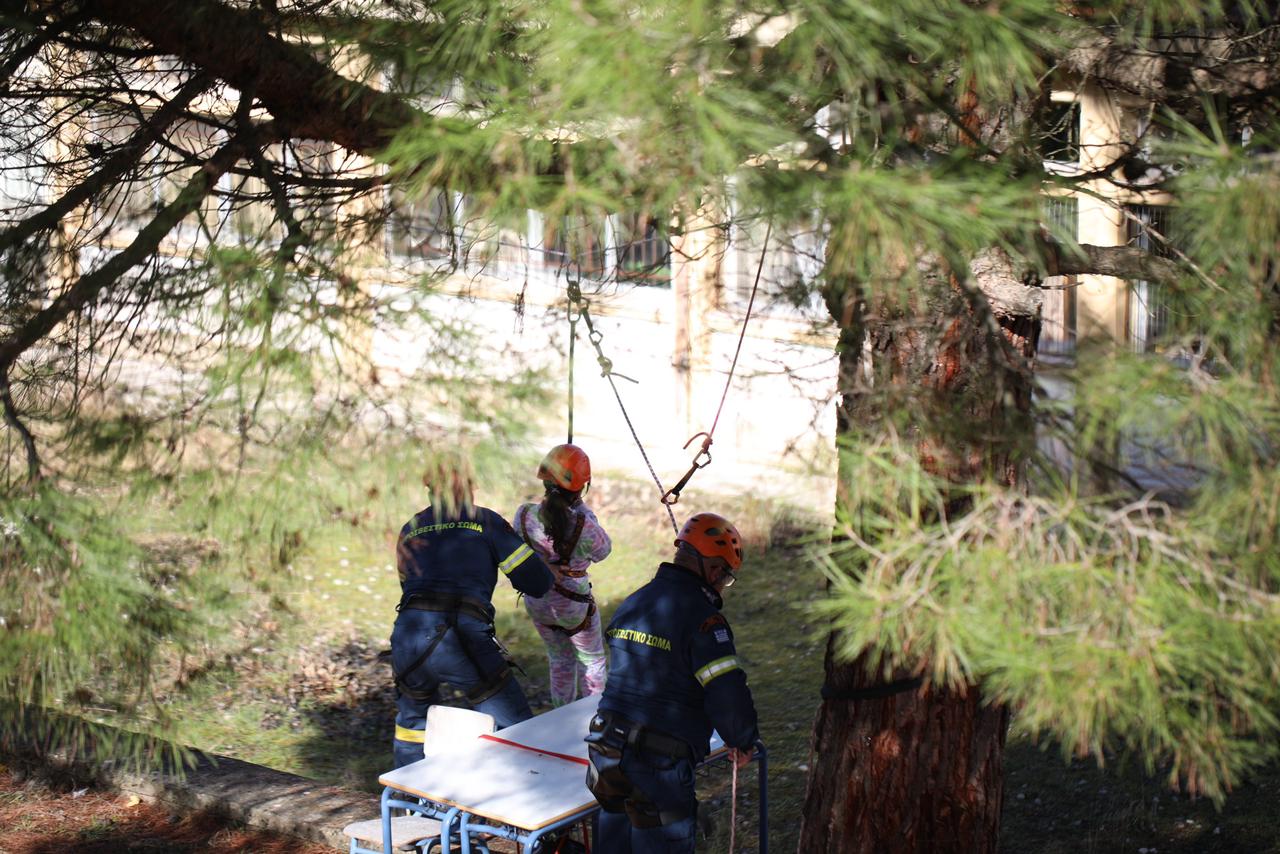 Σε θάλασσα και στεριά η Axion Hellas στέκεται στους ακρίτες μας-1