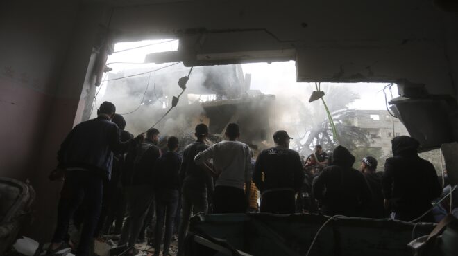 πίτερ-μπέικερ-στην-κ-μετά-την-6η-ιανο-562786732