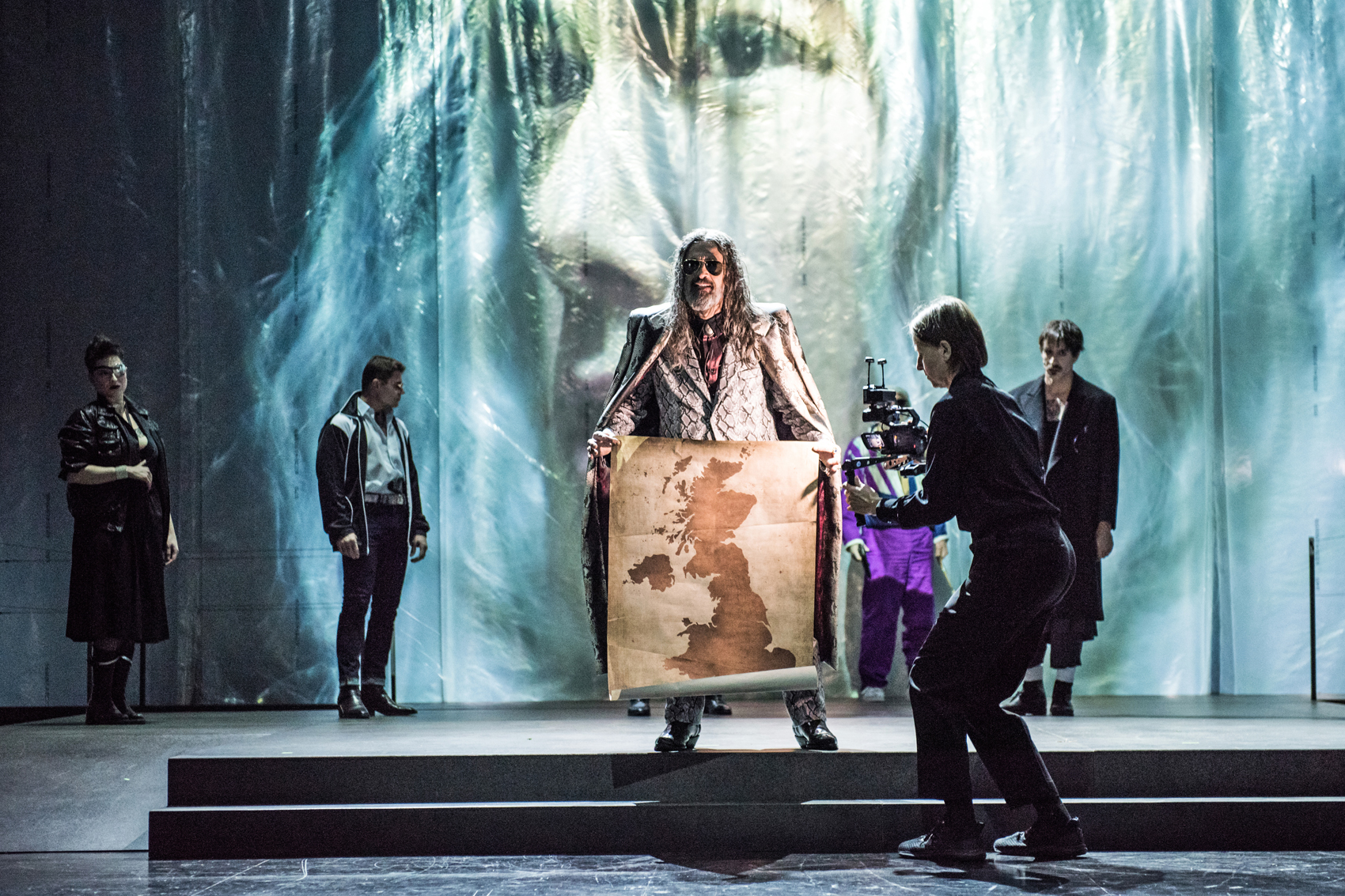 Ιωάννα Κολλιοπούλου στην «Κ»: Ο βασιλιάς που γαβγίζει-1