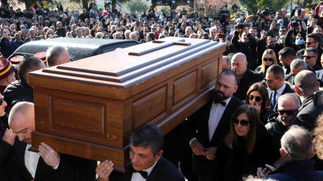 τελευταίο-αντίο-στον-βασίλη-καρρά-562801990