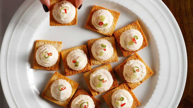 καναπεδάκια-με-πατέ-γαρίδας-562762072