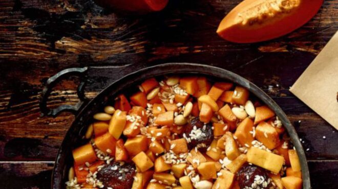 κολοκύθα-στον-φούρνο-με-πιλάφι-σε-στρώ-562767559