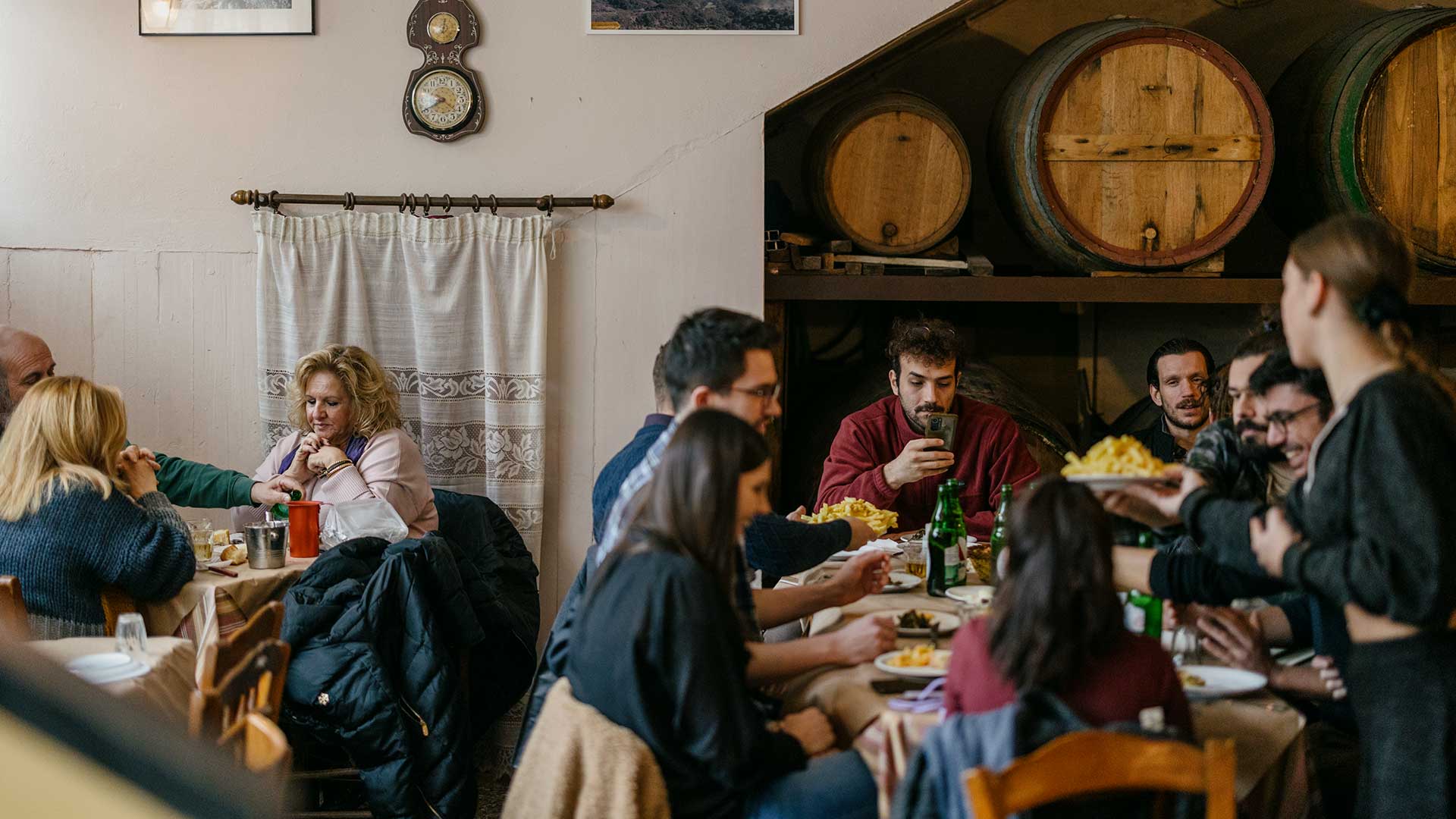 10 αγαπημένες ταβέρνες της Αθήνας και οι σπεσιαλιτέ τους-4
