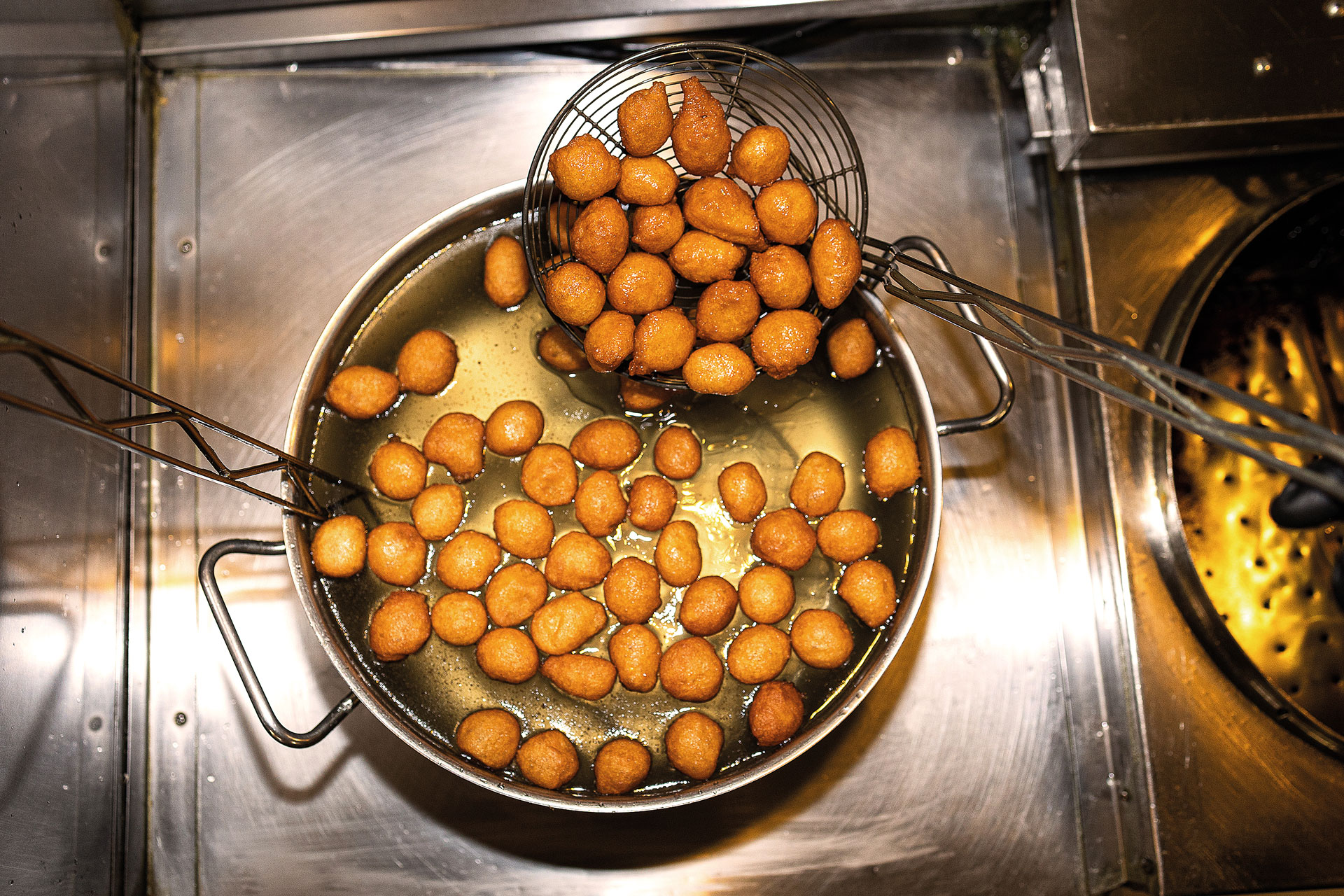 Πού να φάτε street food μετά τα ψώνια στο κέντρο της Αθήνας-3