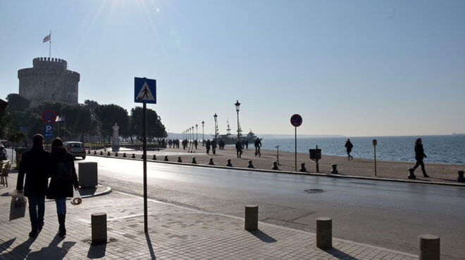 κορωνοϊός-στο-κόκκινο-το-ιικό-φορτί-562809304