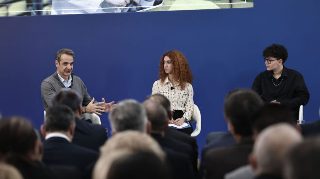 επίσκεψη-μητσοτάκη-σε-επαλ-στο-πέραμα-562790842