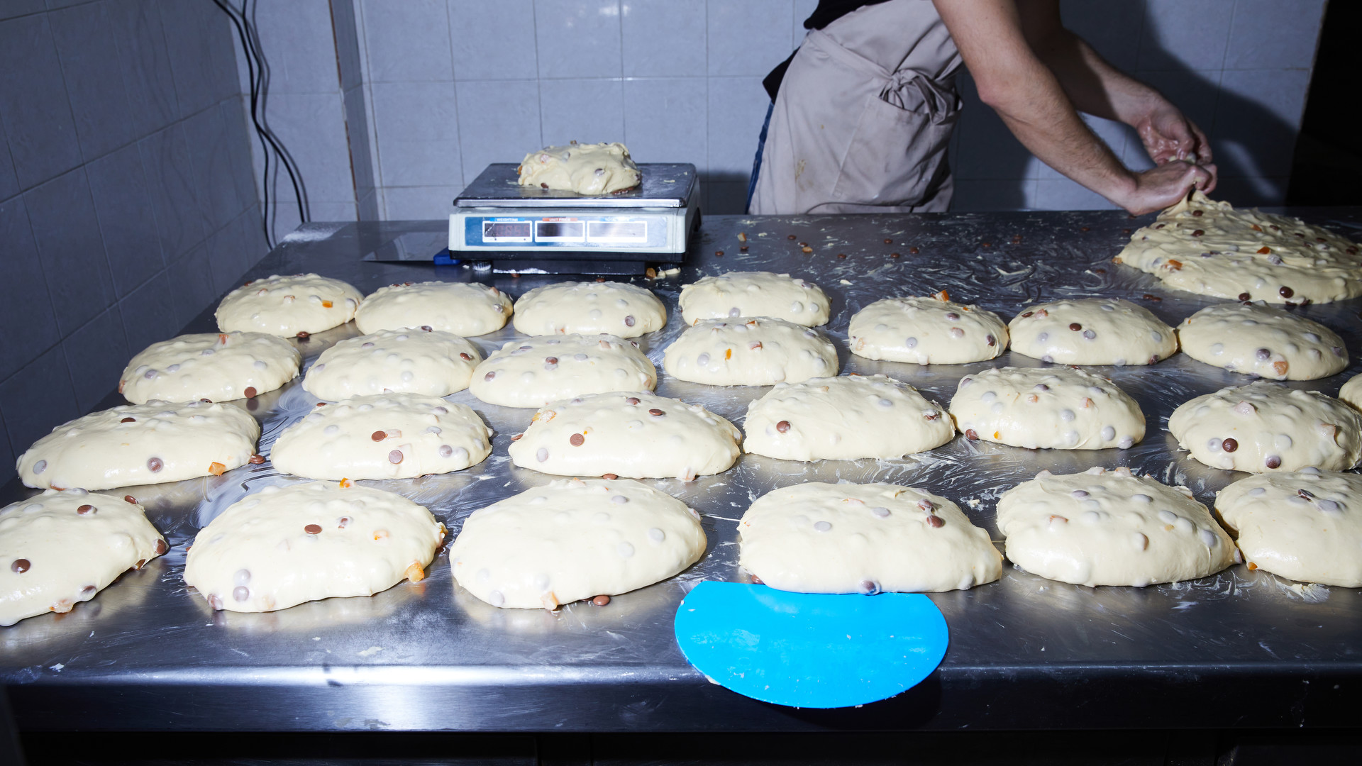 Πανετόνε: Είδαμε, βήμα-βήμα, πώς φτιάχνεται ένα απ’ τα καλύτερα της Αθήνας-3