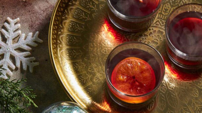 punch-με-ζεστό-κρασί-και-κονιάκ-562775113