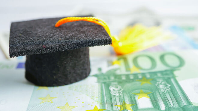 πόσα-δισ-μας-κοστίζει-μία-θέση-εργασί-562789708